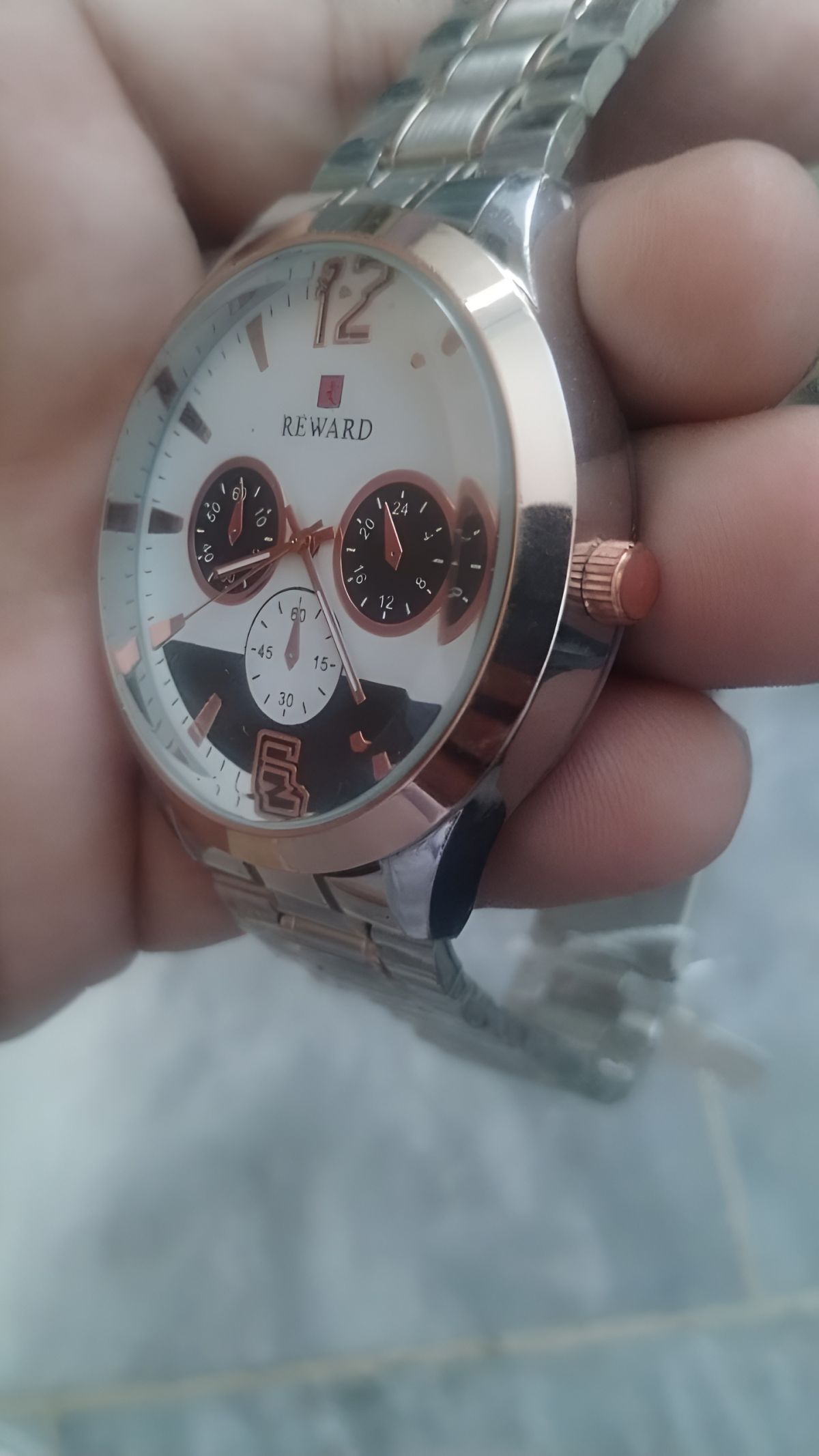 REWARD Men’s Watch – Premium Quality, Waterproof, Stylish Design (with Gift Box) View Gallery - Pakistan