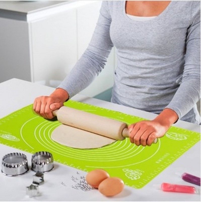 Silicone Pastry Mat – 14 Inch Round Non-Stick Baking Mat with Measurements – Food-Grade, Heat-Resistant, Reusable Rolling Surface for Dough, Pizza, Pie, and Fondant (Random Color) View Gallery - Pakistan