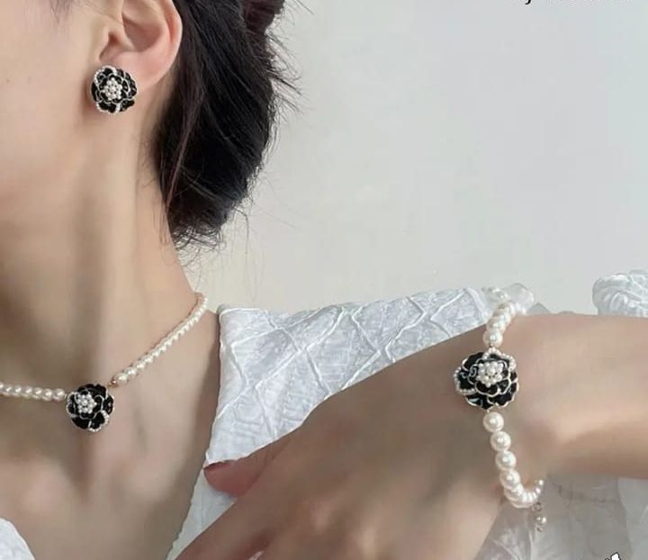 Elegant Flower Design Pearl Stone Set  / Necklace/ Earrings /Braclet   For Women Jewelry