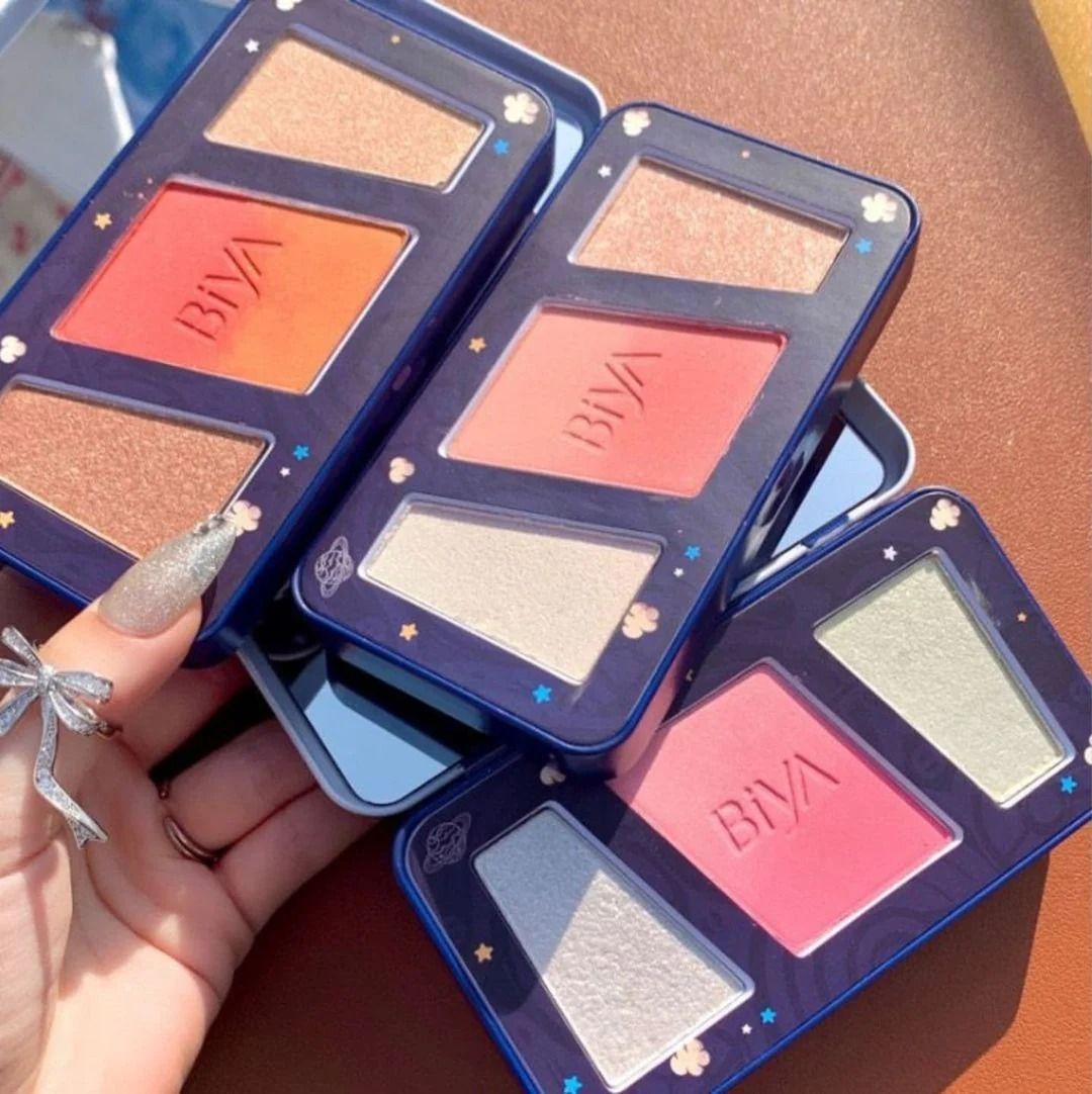 3 in 1 Colors Facial Blush Gradual Powder Blusher Shimmer Highlighter Three-dimensional Brightening Powder Blusher Palette - Biya Korean Highlighter &amp; Blush Palette View Gallery - Pakistan