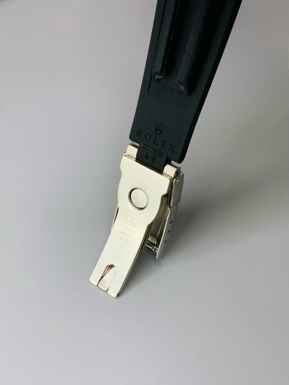 Rolex Oyster Perpetual Luxury Timepiece – Timeless Stainless Steel Dial with Premium Rubber Strap Without Box View Gallery - Pakistan