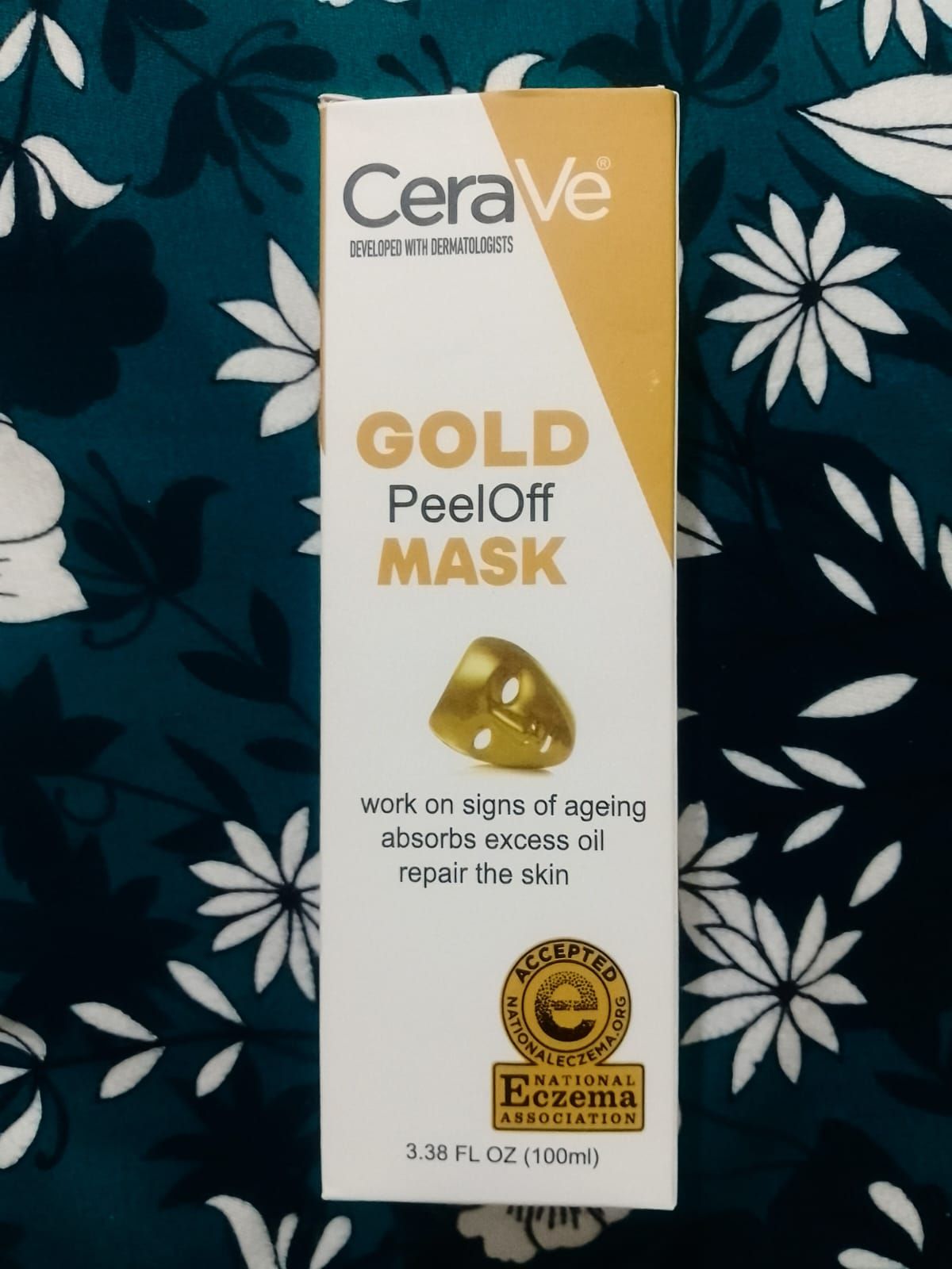 CeraVe Radiant Glow Peel-Off Gold Mask – Deep Cleansing &amp; Brightening Facial Treatment – 100ml View Gallery - Pakistan