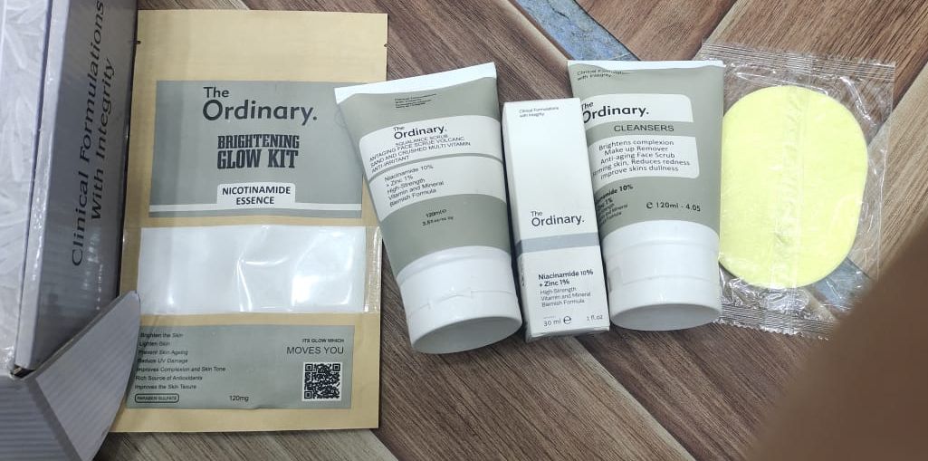 The Ordinary Face &amp; Hand Brightening Glow Kit | The Ordinary’s Brightening Set View Gallery - Pakistan