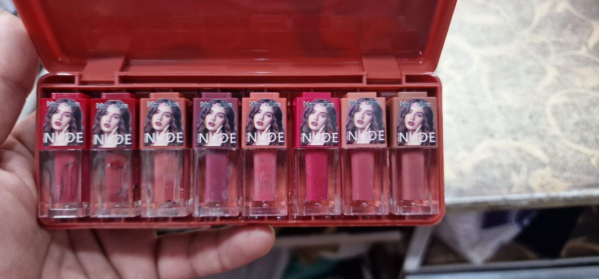 Mocallure Dark Nude Matte Lip Gloss Set – 8 Long-Lasting Shades for All Skin Tones View Gallery - Pakistan