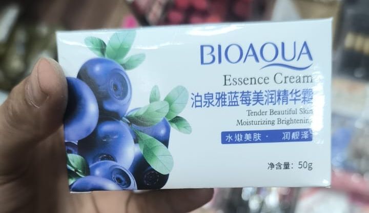 BIOAQUA Blueberry Essence Tender Beautiful Skin Whitening Moisturizing Cream  (50g) View Gallery - Pakistan