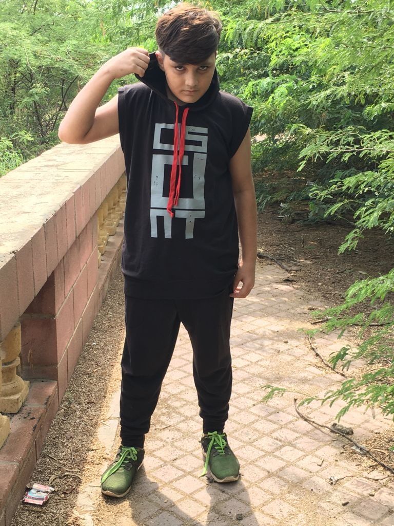 Black Gym Sleeveless Hood Tracksuit - Black Gym Sleeveless Hood Summer Tracksuit - Ready to Wear 2-Piece Set | Men's Sports &amp; Jogging Wear View Gallery - Pakistan