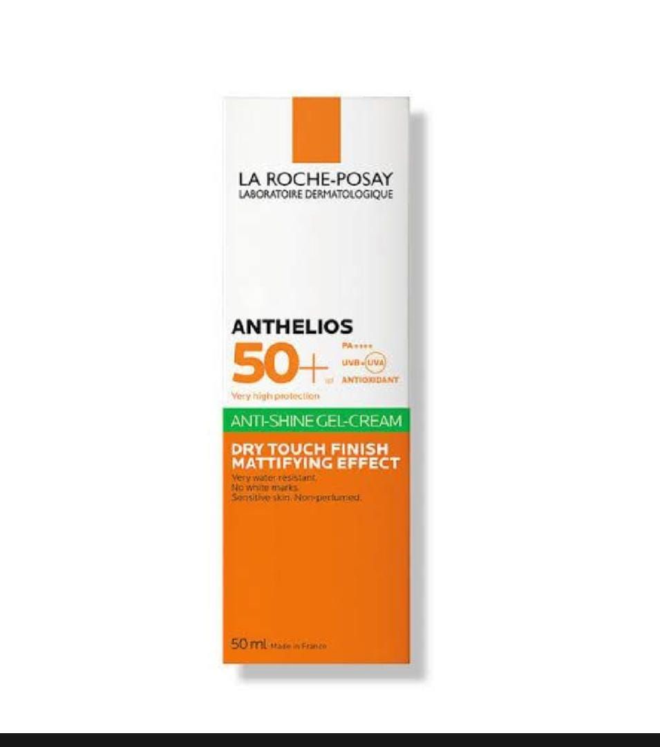 La Roche-Posay Anthelios UVMune 400 Hydrating Cream SPF50 50ml View Gallery - Pakistan