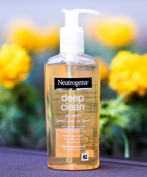 Neutrogena Deep Clean Gel Wash – Oil-Free Daily Facial Cleanser for Oily &amp; Combination Skin (200ml) View Gallery - Pakistan