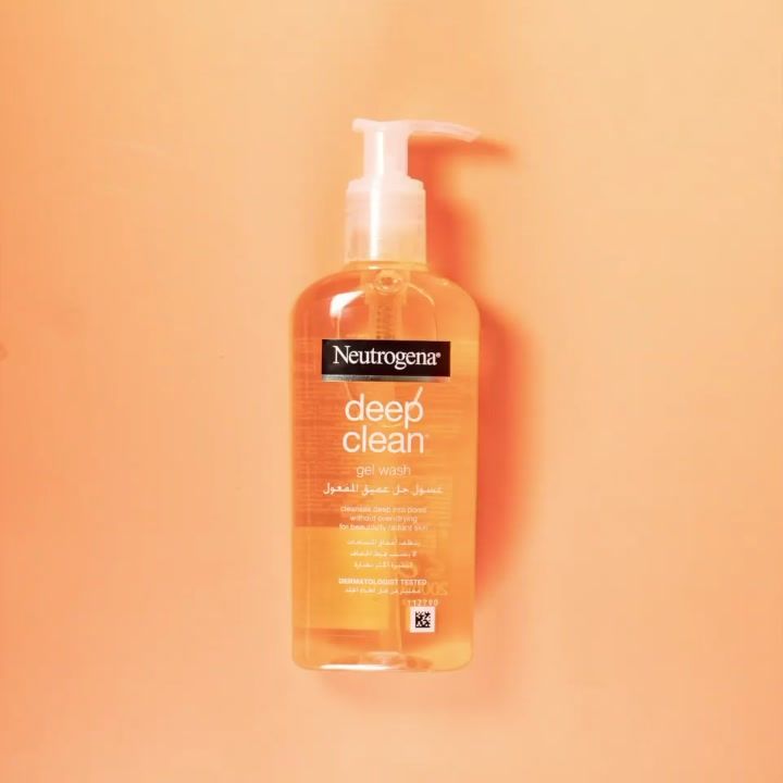 Neutrogena Deep Clean Gel Wash – Oil-Free Daily Facial Cleanser for Oily &amp; Combination Skin (200ml) View Gallery - Pakistan