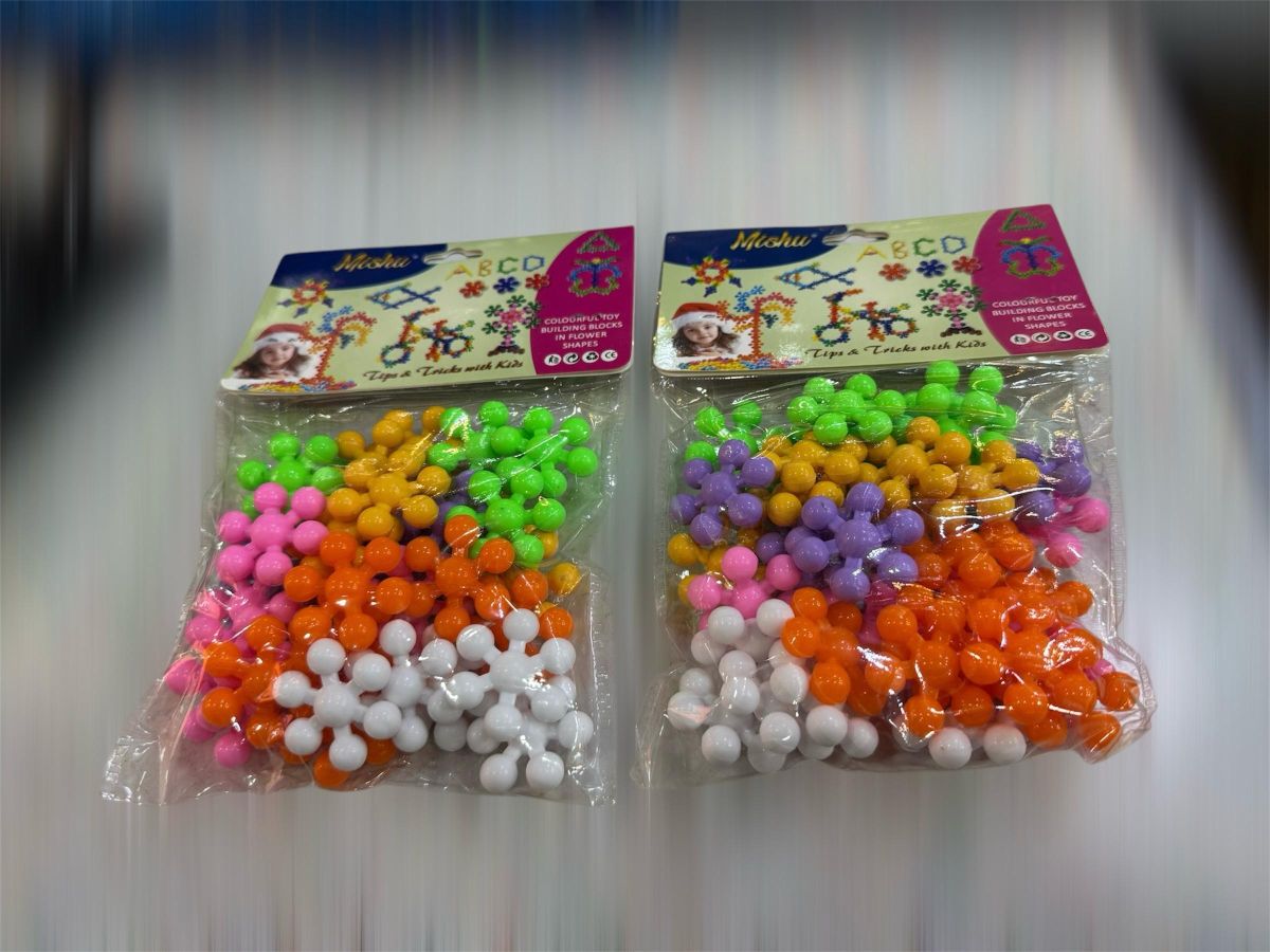 32 pcs Snowflakes Colorful Toy Building Blocks Flower-Shaped Set | Plastic colorful snowflakes toy View Gallery - Pakistan