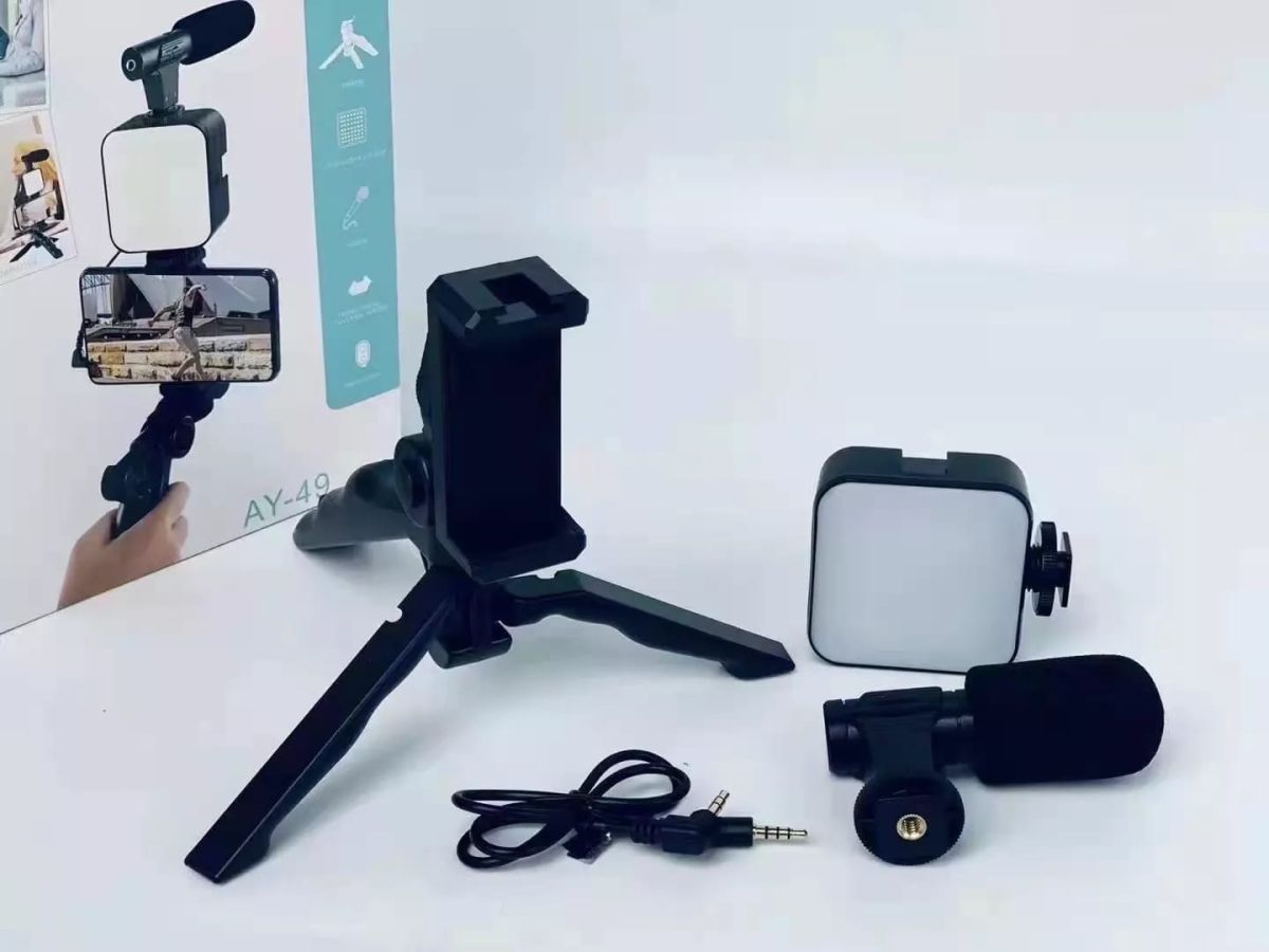 AY-49 Vlogger video making Kits Vlog Microphone LED Fill Light Mini Tripod mobile holder View Gallery - Pakistan
