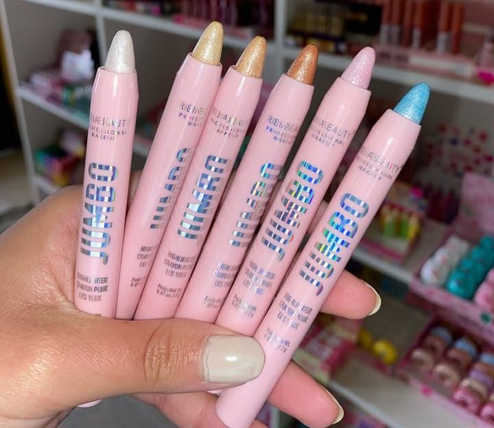 1 Pc Jumbo Multipurpose Crayon – Highlighter + Eyeshadow Creamy Crayon View Gallery - Pakistan