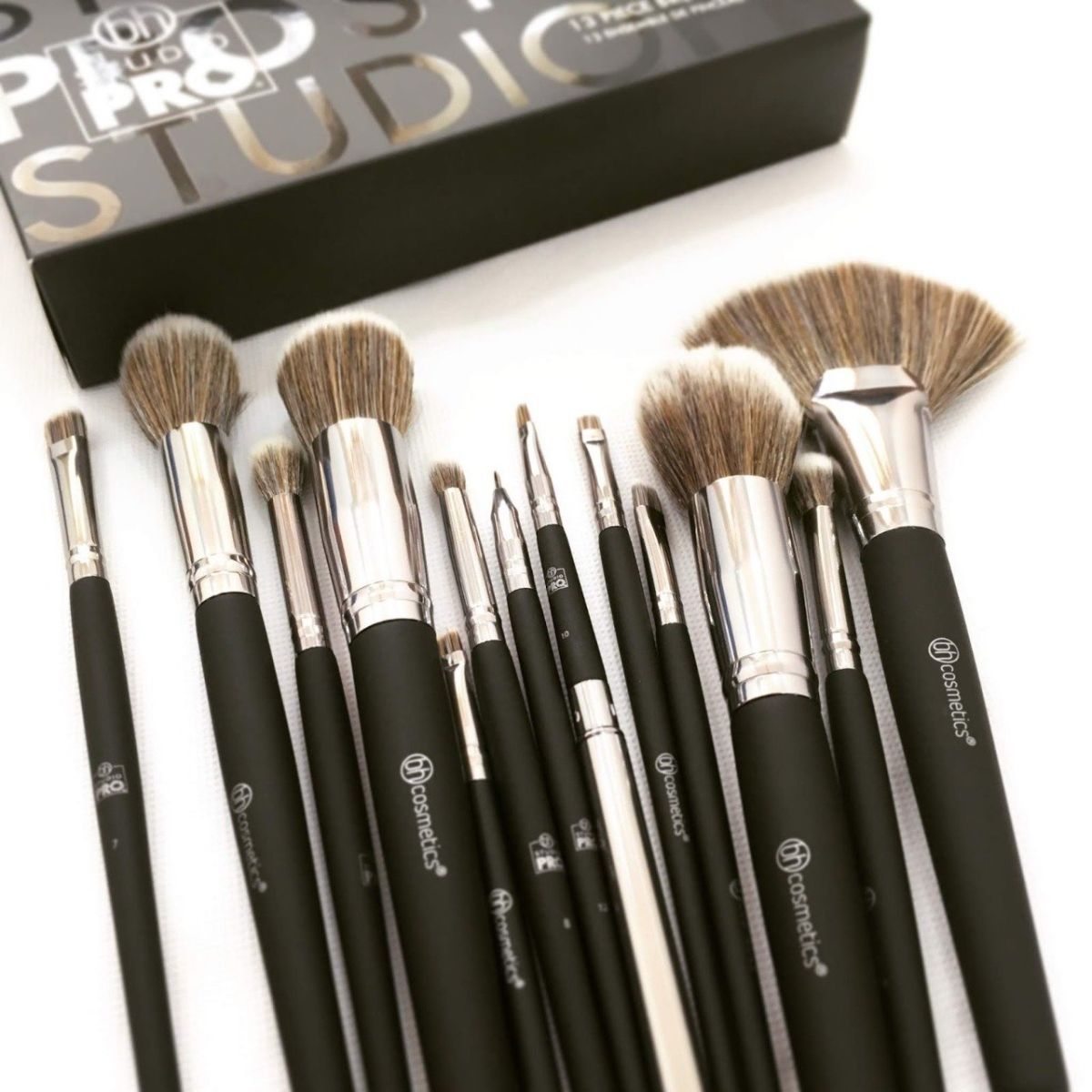 13 Pcs B.H Cosmetics Studio Pro Brush Set Beautiful essential makeup brushes View Gallery - Pakistan