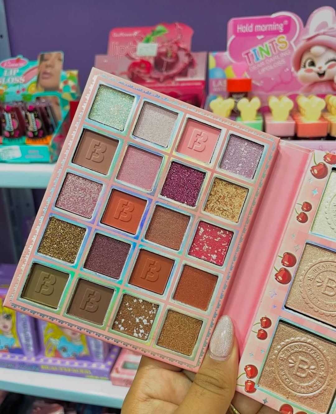Eyeshadow Kit for Girls: Complete Set for Stunning Eye Makeup - Best Quality Eyeshadow Kit For Girls - Eyeshadow Kit - Eyeshadow Palette View Gallery - Pakistan