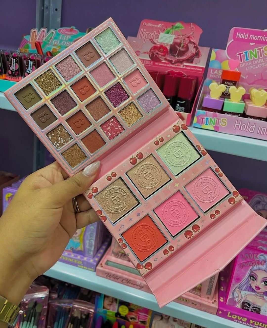 Eyeshadow Kit for Girls: Complete Set for Stunning Eye Makeup - Best Quality Eyeshadow Kit For Girls - Eyeshadow Kit - Eyeshadow Palette View Gallery - Pakistan