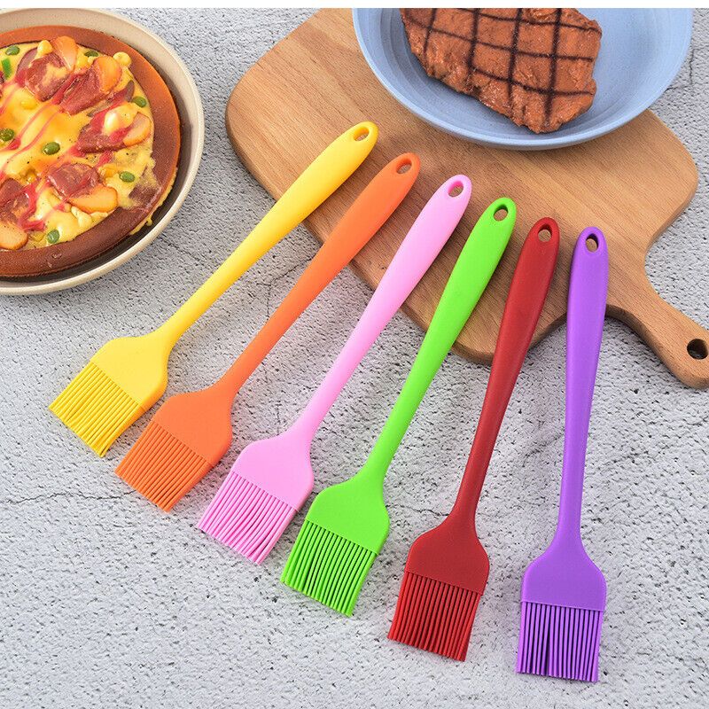 01 Piece Food Grade Kitchen Household Oil Heat Resistant Silicone Brush, Brush For Perfect Apply Baking, Cooking, BBQ Basting Baking Cooking Bbq Grill Spread Oil Butter Sauce ( Random Color )