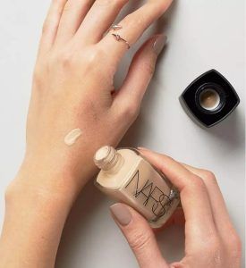 Nars Natural Radiant Longwear Foundation Light One Reflecting Foundation | High Coverage Liquid Foundation 40ml View Gallery - Pakistan