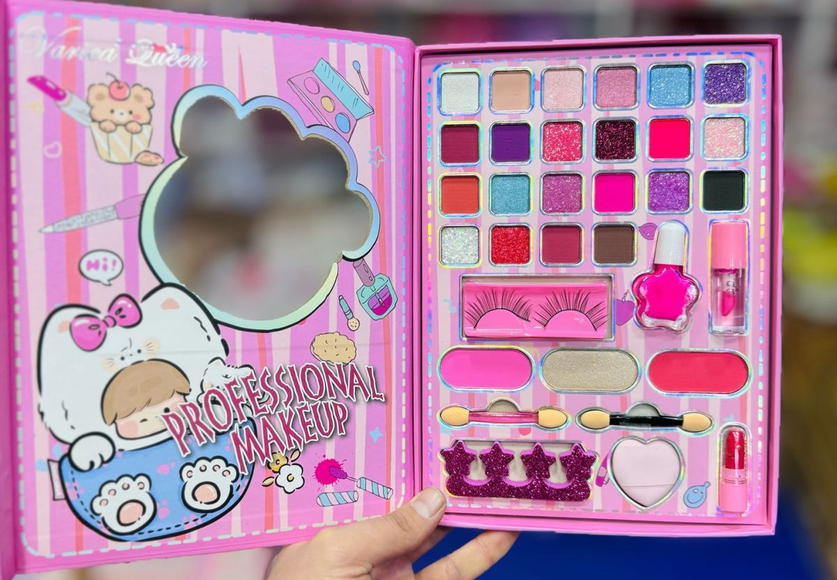 33 in 1 Professional Makeup Girls Makeup Kit | Eyeshadow Palette | Beauty Makeup kit View Gallery - Pakistan