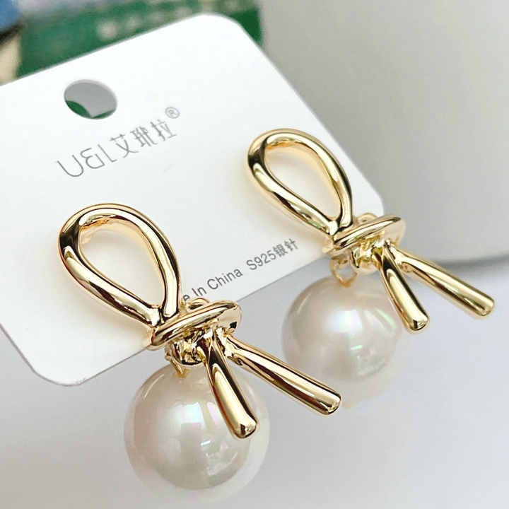 Knot Pearl Earrings Clip On Pearl Earrings Big Silver Grey Earrings | Earrings for Women Fashion | Luxury Look Artificial Earrings | Women Earrings View Gallery - Pakistan