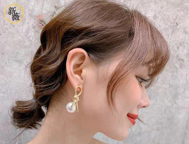 Knot Pearl Earrings Clip On Pearl Earrings Big Silver Grey Earrings | Earrings for Women Fashion | Luxury Look Artificial Earrings | Women Earrings View Gallery - Pakistan