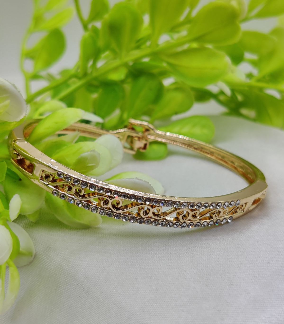 01 PCs Imported Intricately Crafted Adjustable Bracelet with Elegant Design ( Intricately Crafted )