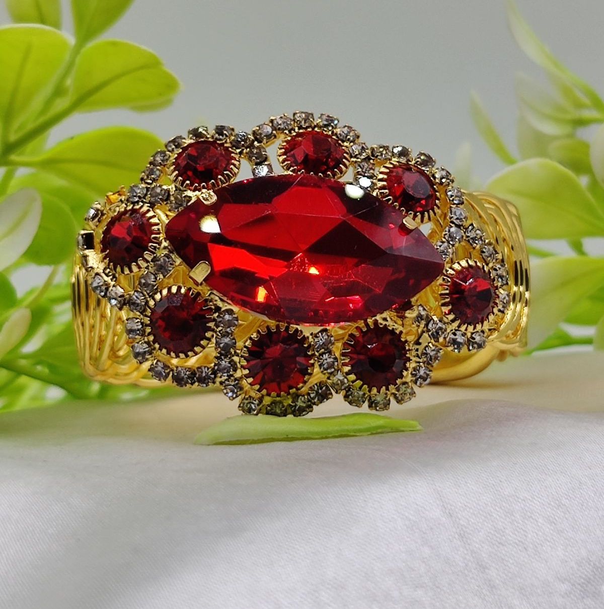 Imported Exquisite Oval Crystal Adjustable Bracelet - Imported Luxury Jewelry | Adjustable Bracelet – Best Quality Artificial Bracelet For Girls &amp; Women | Bracelet For Every Occasion - Random Color  View Gallery - Pakistan