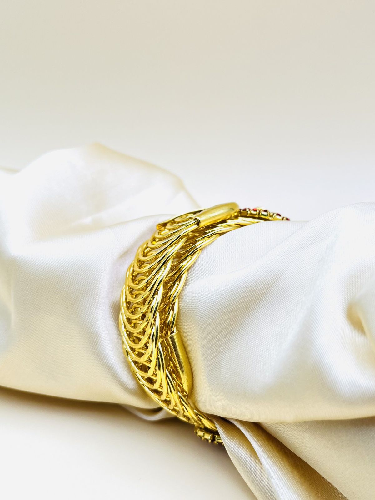 Imported Royal Elegance Sapphire Bracelet – Regal Design Golden Bracelet – Best Quality Artificial Bracelet For Girls &amp; Women | Bracelet For Every Occasion - Random Color View Gallery - Pakistan