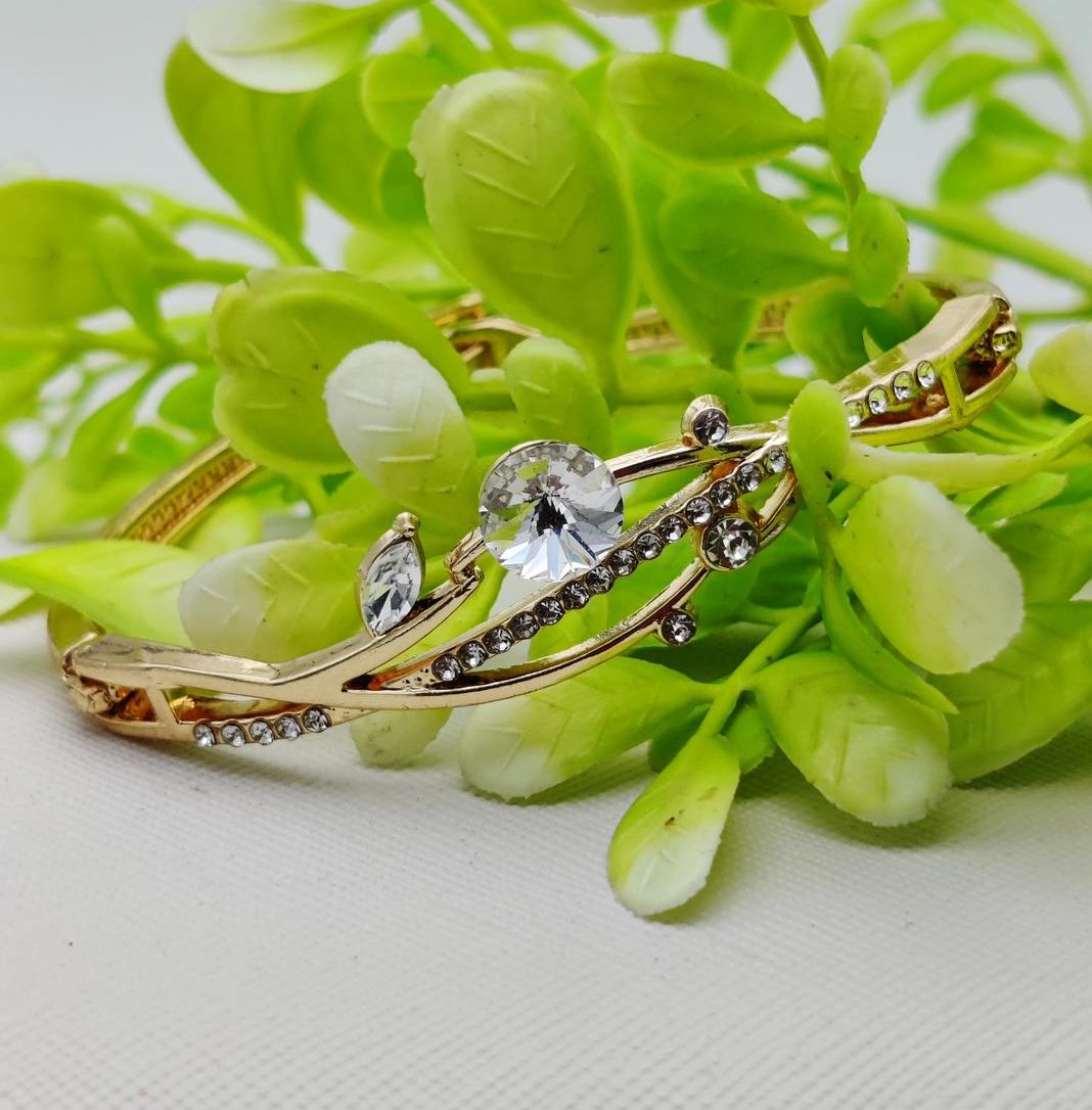 Elegant Adjustable Imported Crystal Vine Bracelet – A Dazzling Masterpiece | Best Quality Artificial Bracelet For Girls &amp; Women | Imported Glamour for Every Occasion View Gallery - Pakistan