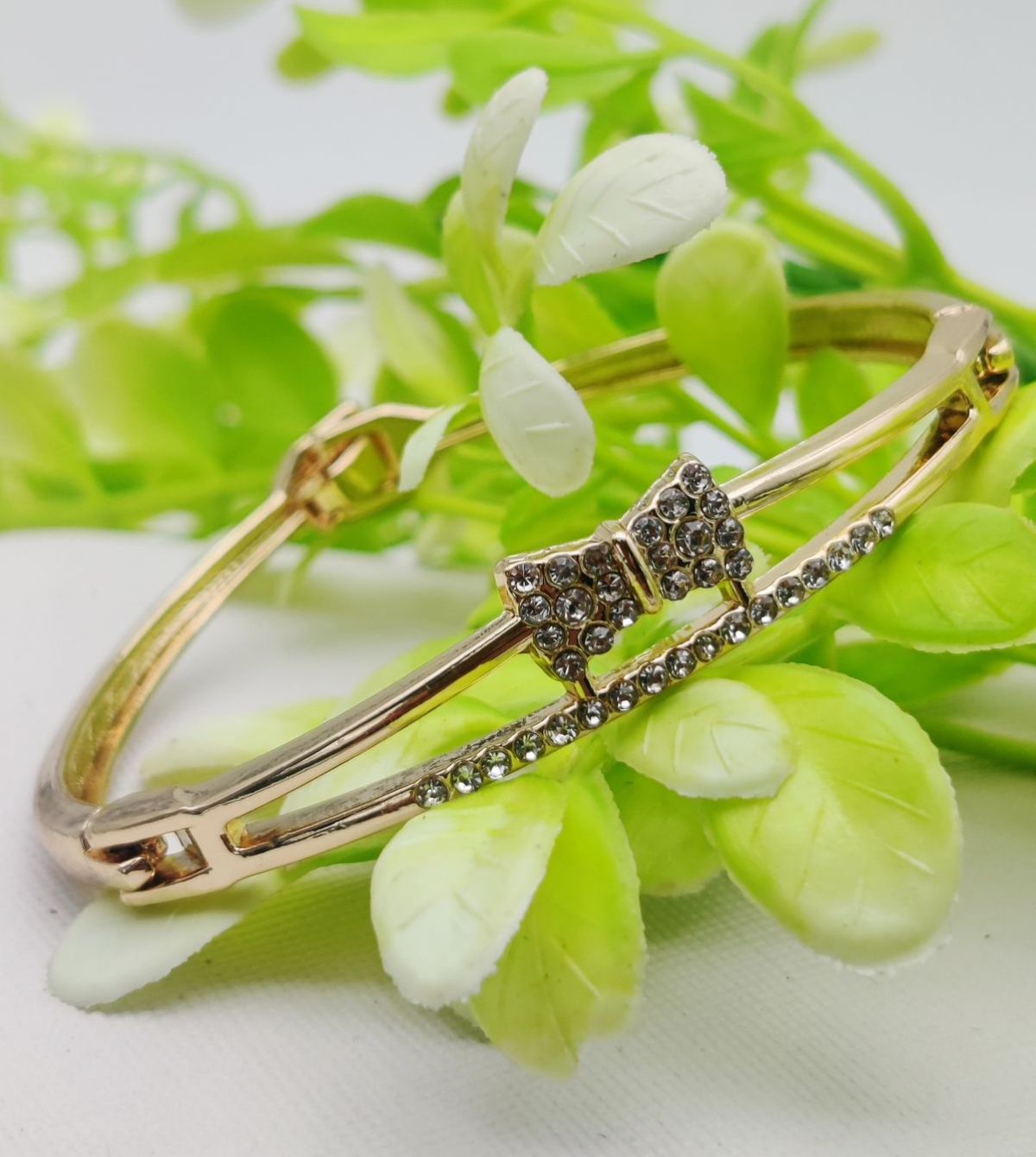 | Best Quality Artificial Bracelet For Girls &amp; Women | Bracelet For Every Occasion | Elegant Design View Gallery - Pakistan