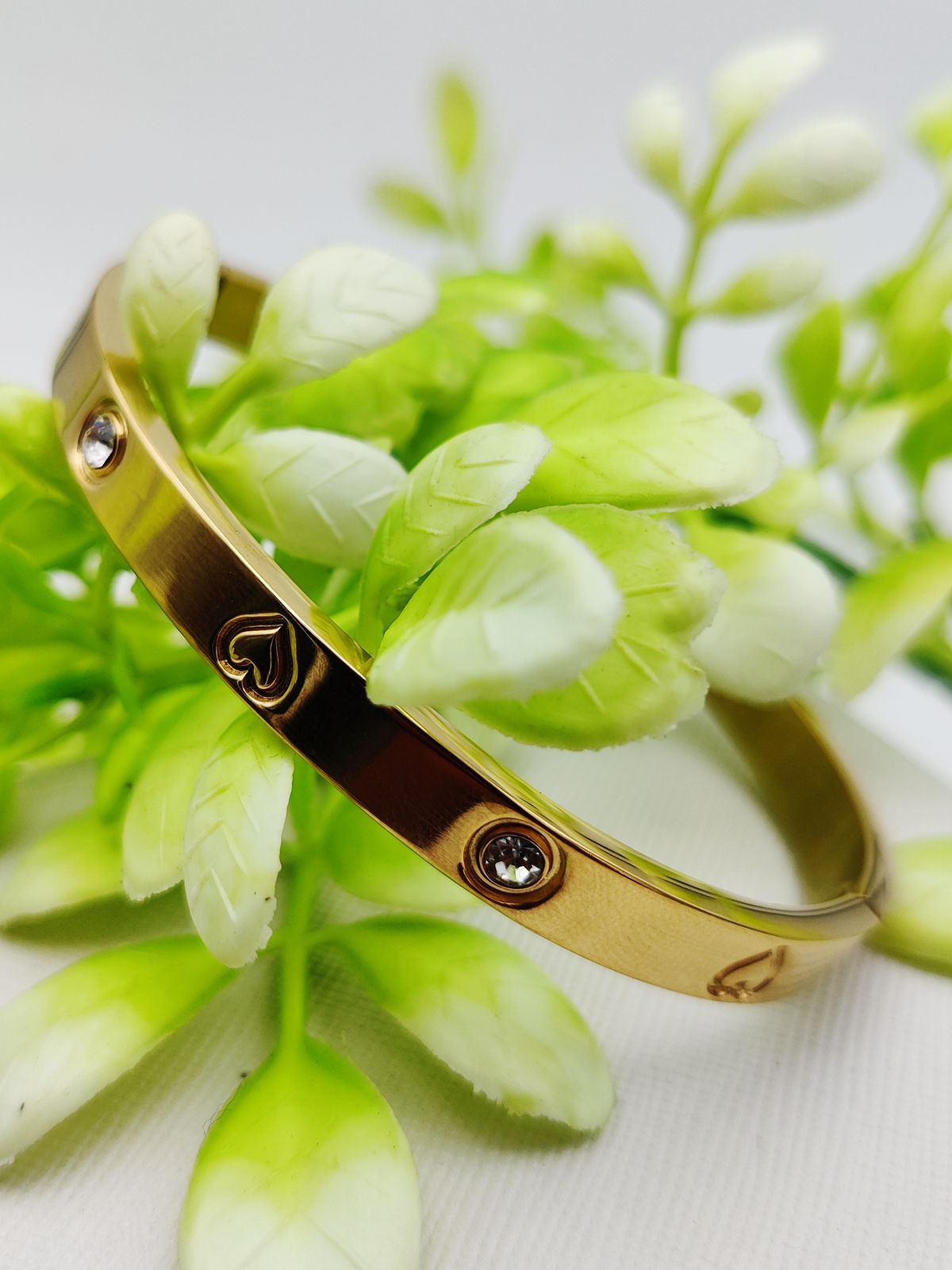 Adjustable Cartier Heart Charm Bracelet – Imported Luxury Bracelet | Best Quality Artificial Bracelet For Girls &amp; Women | Bracelet For Every Occasion | Elegant Design ✨ View Gallery - Pakistan