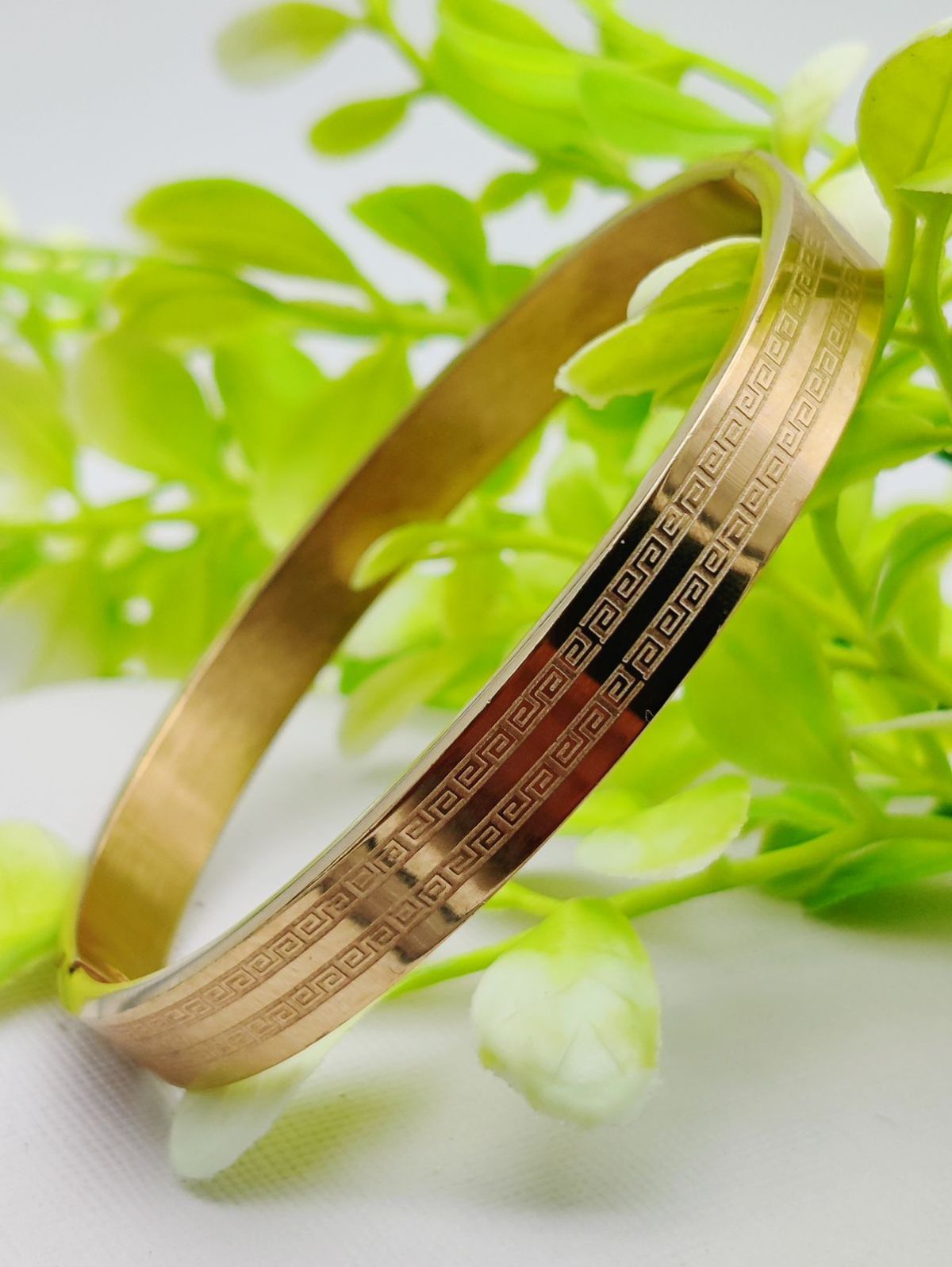 Adjustable Cartier Heart Charm Bracelet – Imported Luxury Gold Bracelet | Best Quality Artificial Bracelet For Girls &amp; Women | Bracelet For Every Occasion | Elegant Design ✨ View Gallery - Pakistan