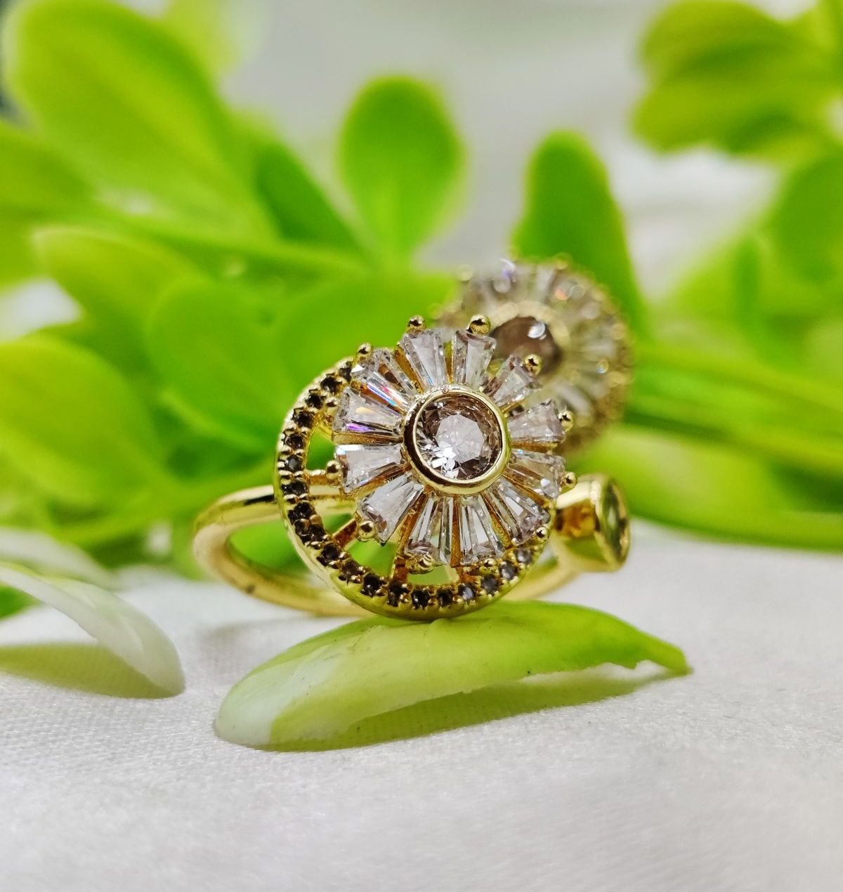1 Piece Elegant Moveable Radiance Sunflower Ring – Timeless Sparkle 🌟 | Luxurious Design Ring | Adjustable Ring | Ring For Girls &amp;amp; Women ✨ 