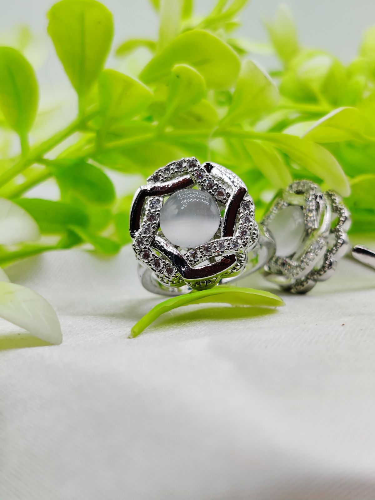 1 Piece Imported Elegant Dual-Tone Floral Gemstone Rings - Timeless Design 🌟 | Luxurious Design Ring | Adjustable Ring | Ring For Girls &amp; Women ✨ View Gallery - Pakistan