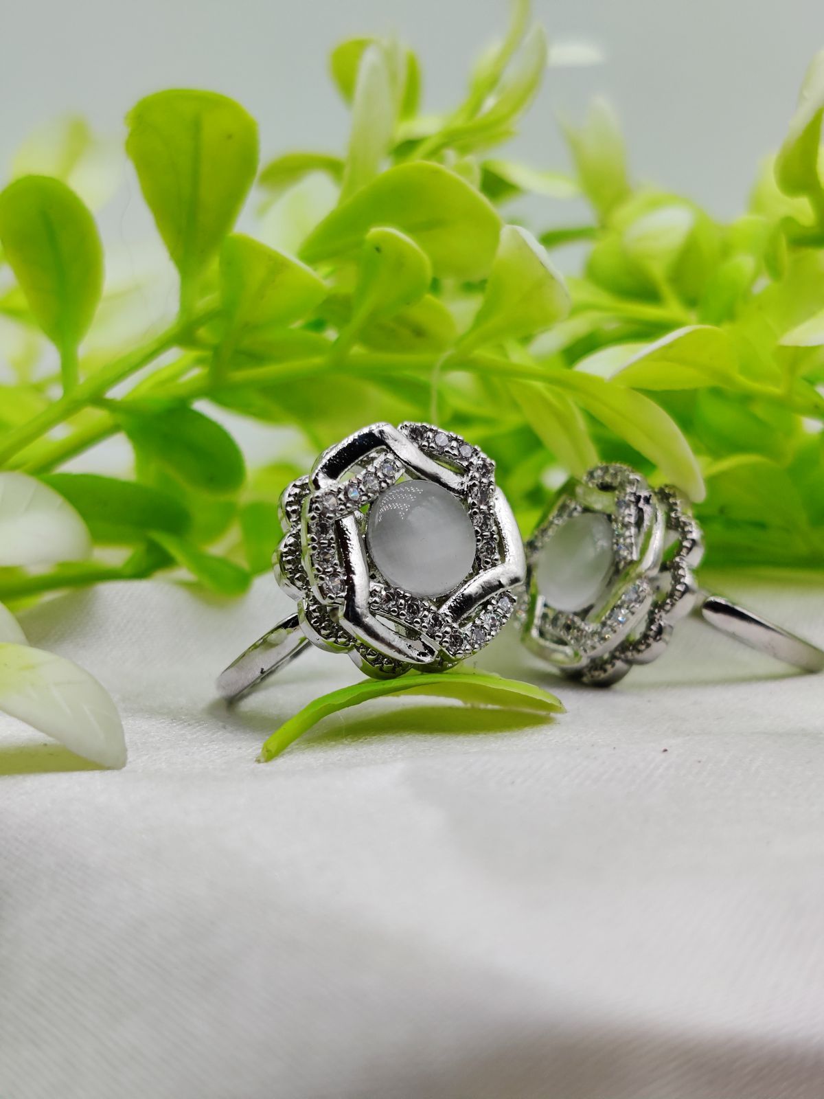 1 Piece Imported Elegant Dual-Tone Floral Gemstone Rings - Timeless Design 🌟 | Luxurious Design Ring | Adjustable Ring | Ring For Girls &amp; Women ✨ View Gallery - Pakistan