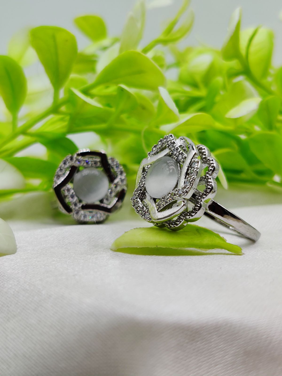 1 Piece Imported Elegant Dual-Tone Floral Gemstone Rings - Timeless Design 🌟 | Luxurious Design Ring | Adjustable Ring | Ring For Girls &amp; Women ✨ View Gallery - Pakistan