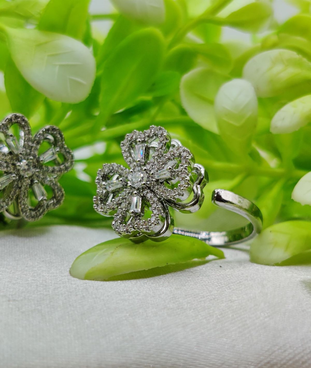 1 Piece Imported Dazzling Dual-Tone Floral Moveable Rings 🌟 | Luxurious Design Ring | Adjustable Ring | Ring For Girls &amp; Women ✨ View Gallery - Pakistan