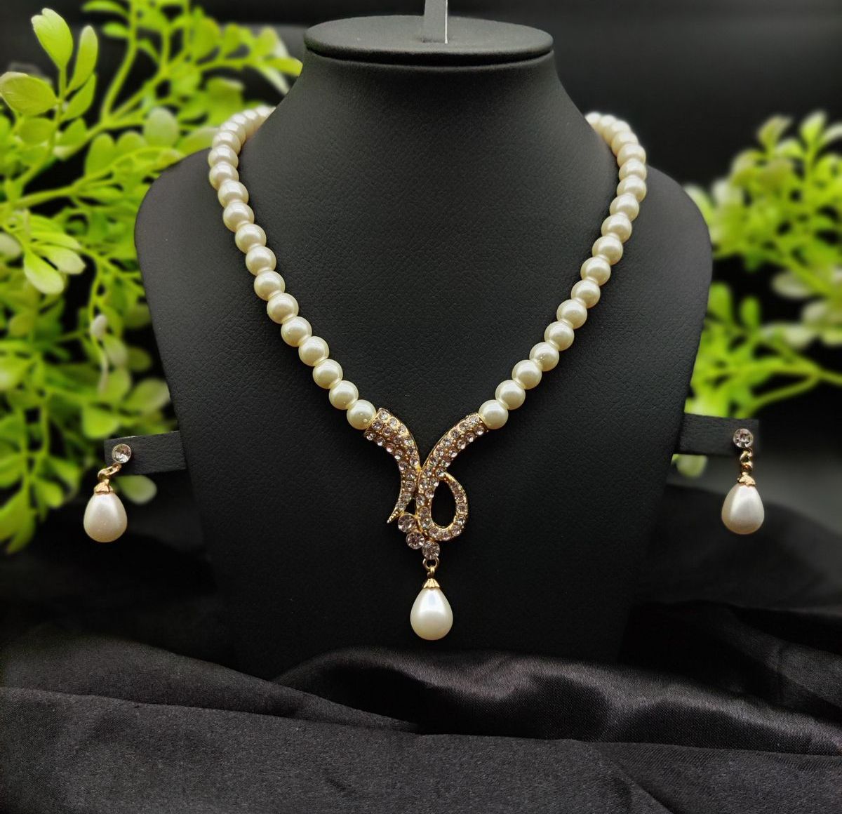 Imported Exquisite Pearl Necklace Set with Radiant Pendant &amp;amp; Earrings | Girls &amp;amp; Women Fashion