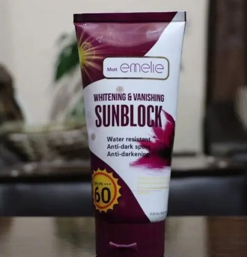 Emelie Whitening &amp; Vanishing Sunblock SPF60 (150ml) View Gallery - Pakistan