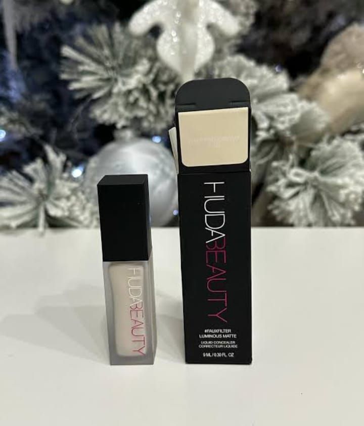 Huda Beauty Makeup Original Foundation Waterproof, Super Long Wear 24hr View Gallery - Pakistan