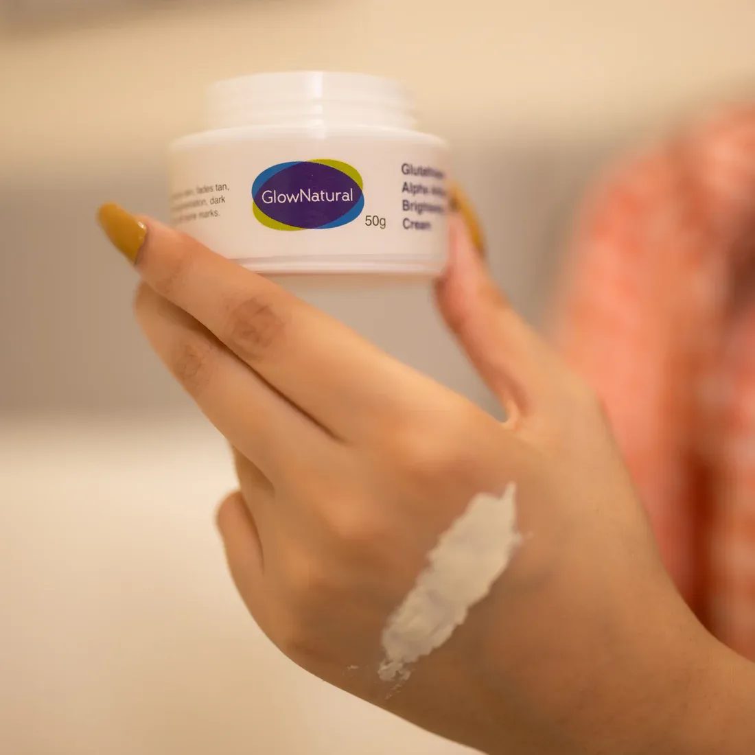 Glow natural Glutathione Alpha Arbutin Skin Brightening Cream (50g) View Gallery - Pakistan