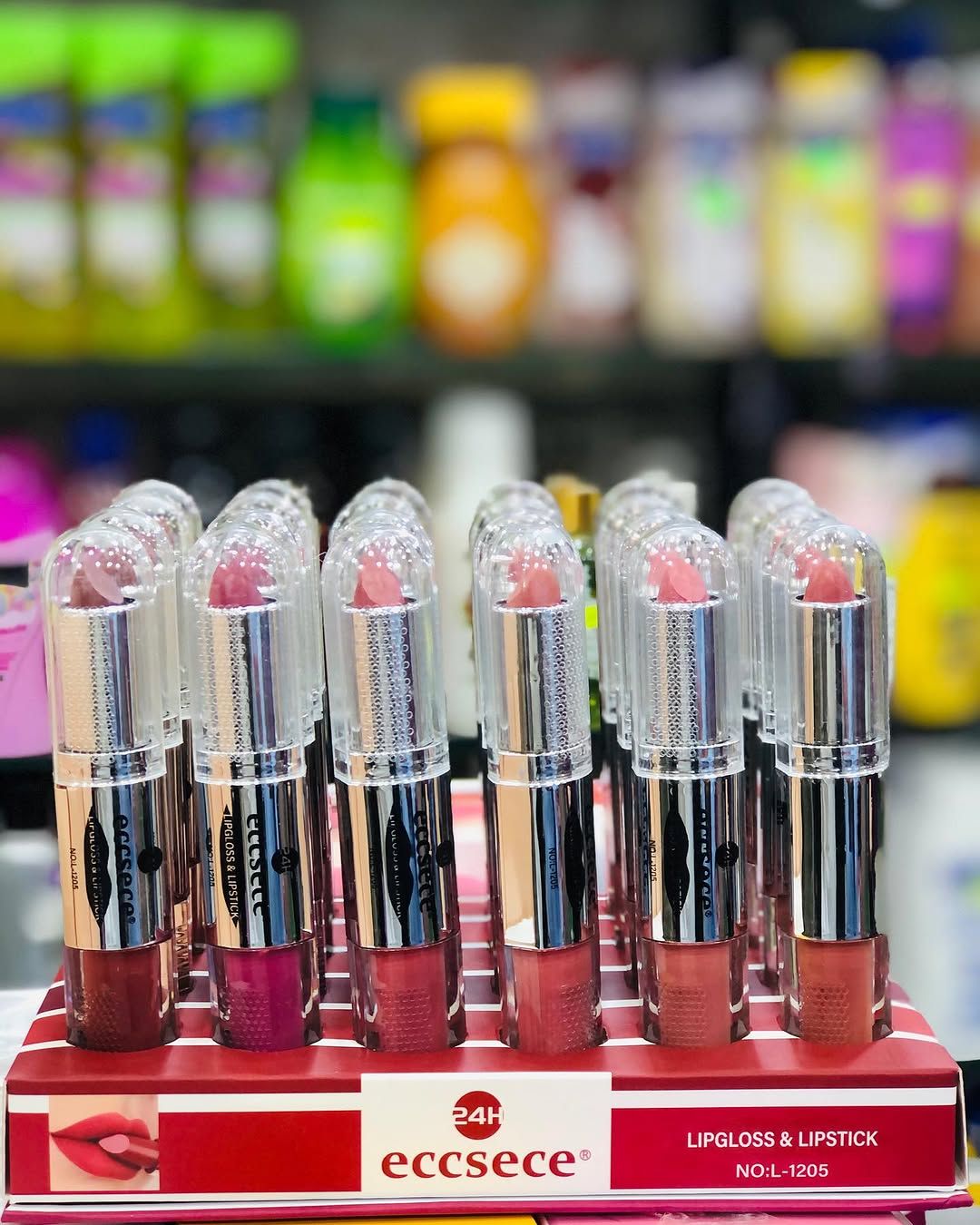 Highly Pigmented, Soft And Smooth Texture Matt - 2 in 1 Lipstick + Lipgloss (Random color) View Gallery - Pakistan