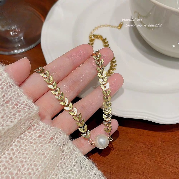 Pearl & Leaf Korean Beautiful Pendant Necklace – Elegant Golden Alloy Necklace View Gallery - Pakistan