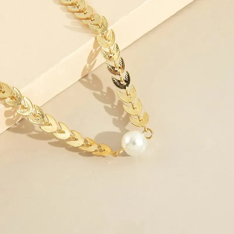 Pearl & Leaf Korean Beautiful Pendant Necklace – Elegant Golden Alloy Necklace View Gallery - Pakistan