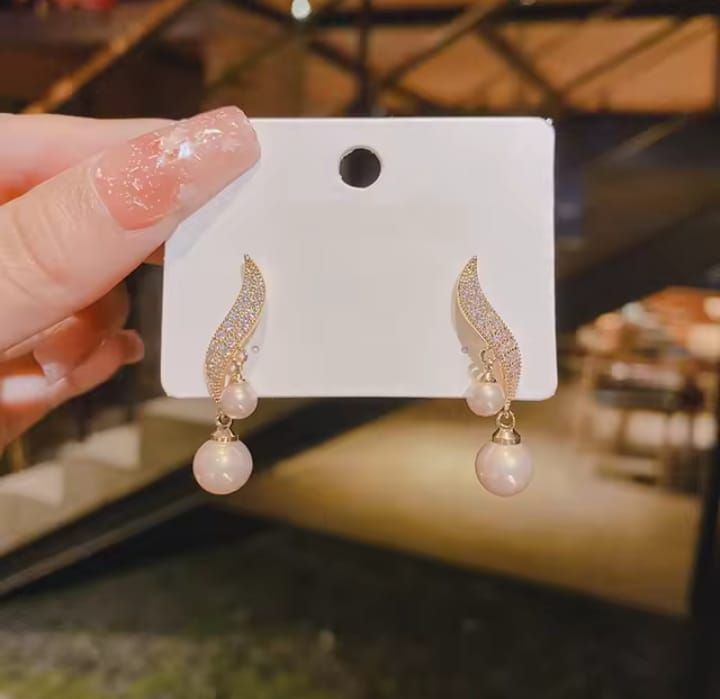 S Shape Crystal Leaf Drop Elegant Pearl Zircon Korean Earing View Gallery - Pakistan
