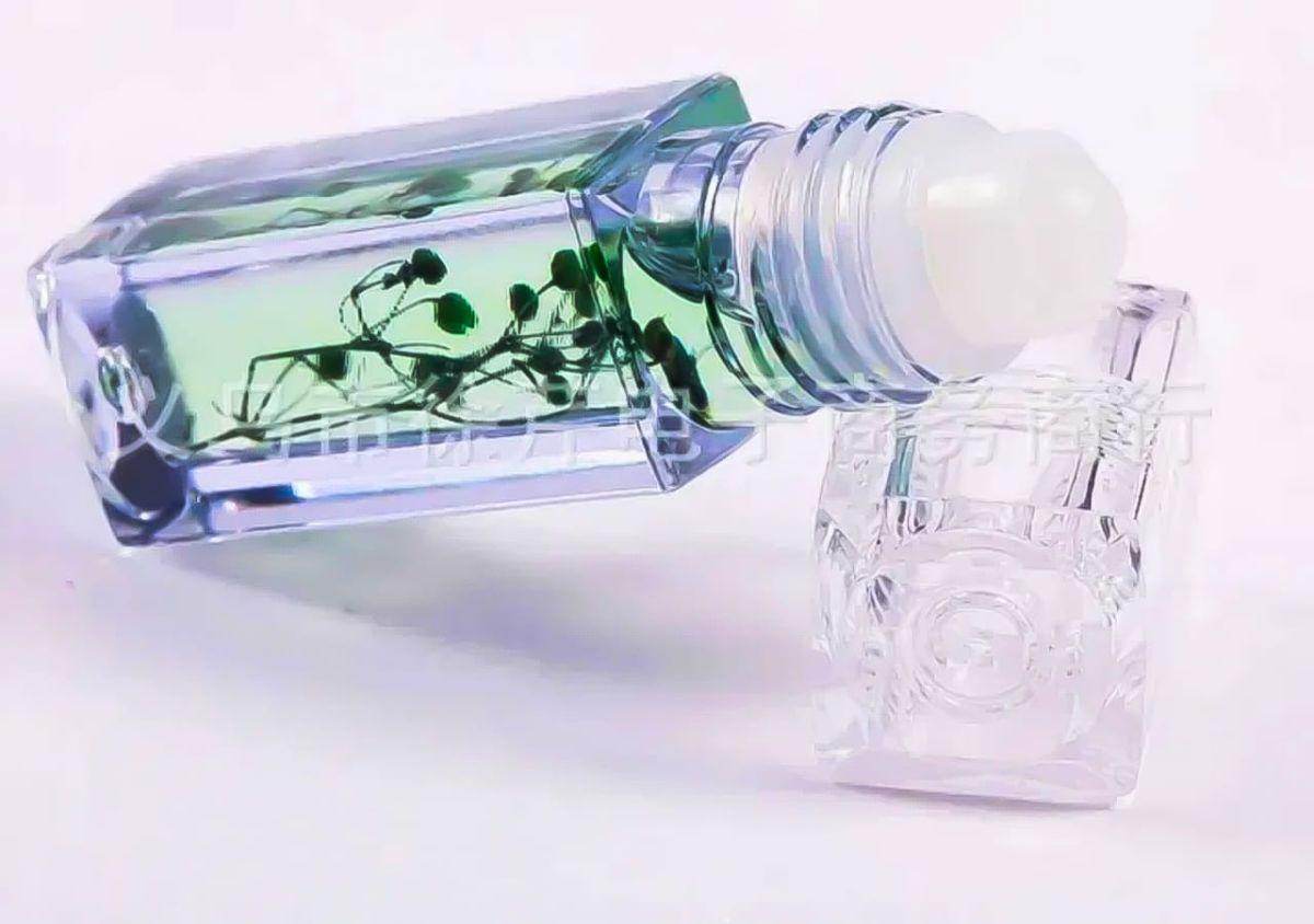 ( Pack Of 4) Flower Transparent Liquid Lip Oil 5ml View Gallery - Pakistan