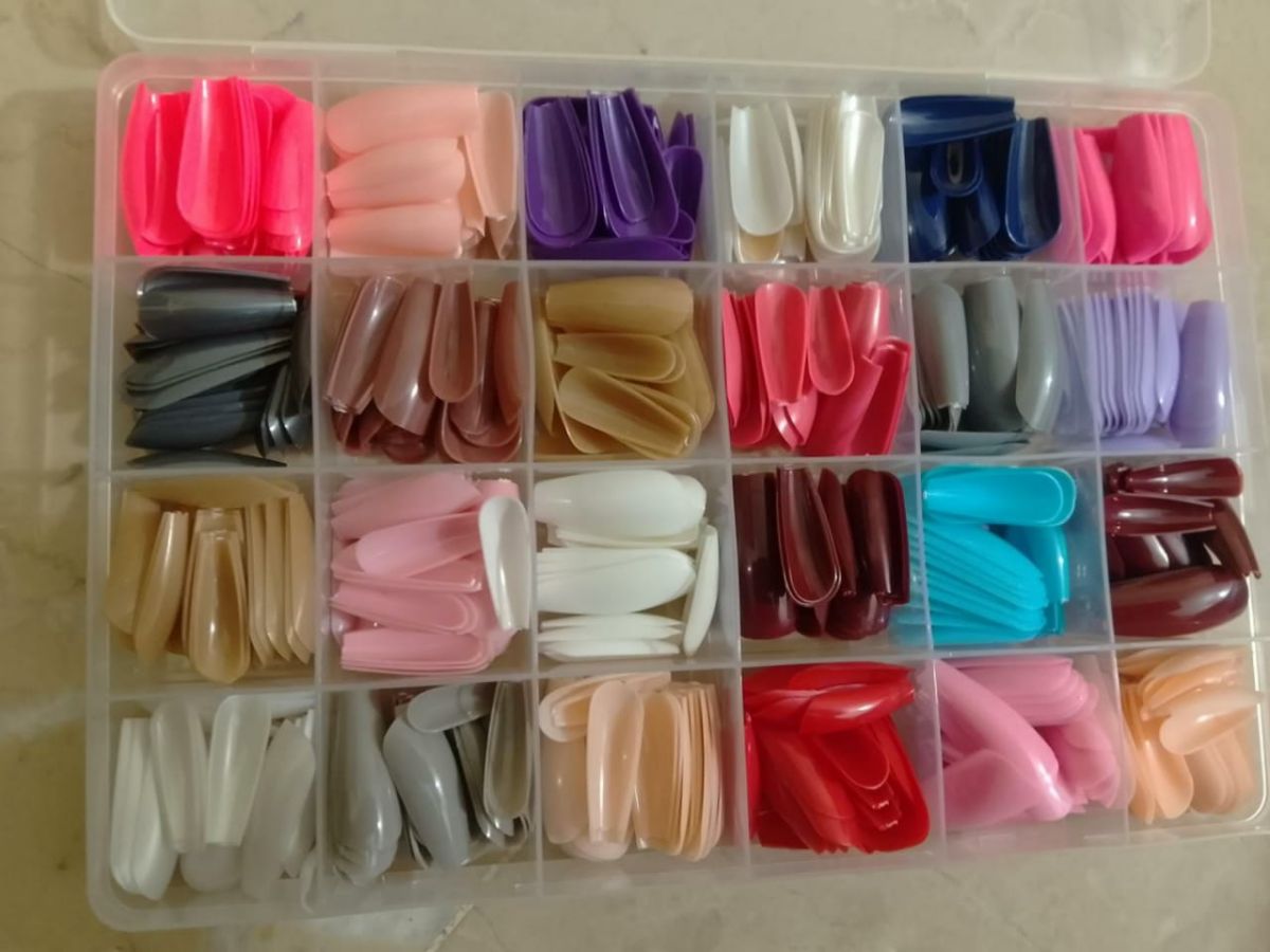 576 pcs nails with box ,Reusable Artificial nails, 24 different colours, beautiful fake nails American Nail for Girls Women Without Glow (Random color) View Gallery - Pakistan