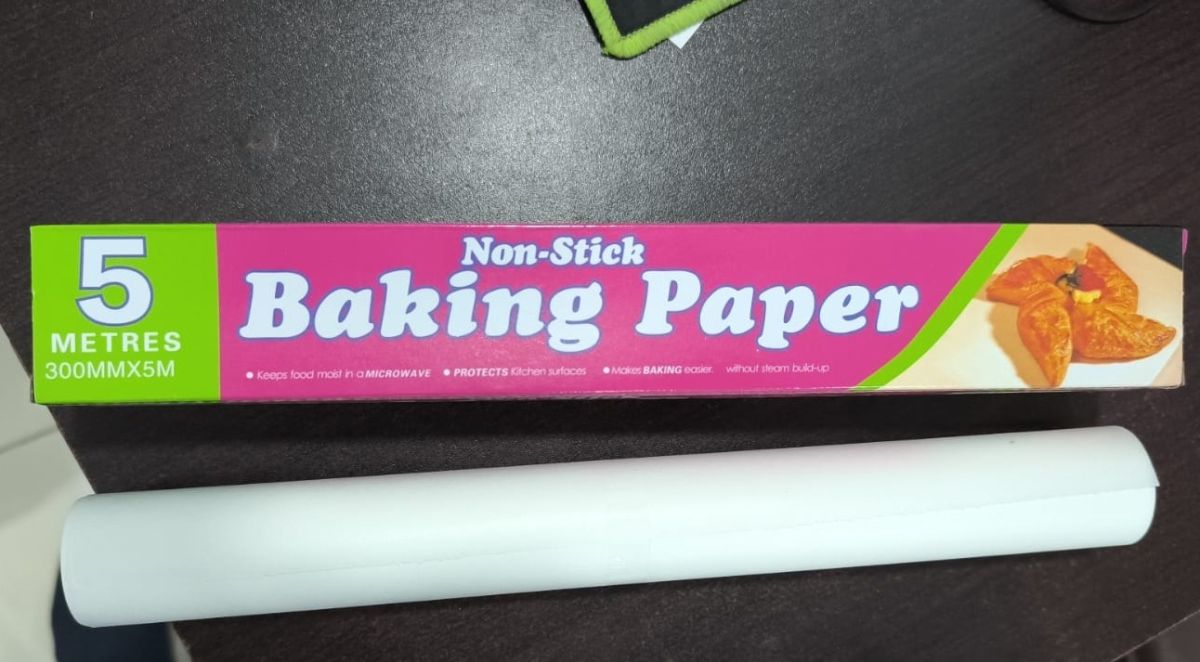 Non Stick Baking Paper Roll For Kitchen Baking, Cooking 30x500cm View Gallery - Pakistan