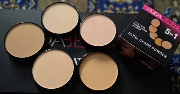 Huda Beauty 5 In 1 Compact Face Powder View Gallery - Pakistan