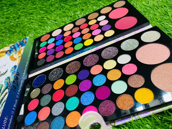 Romantic color beauty book Makeup Palette 82 Colors View Gallery - Pakistan