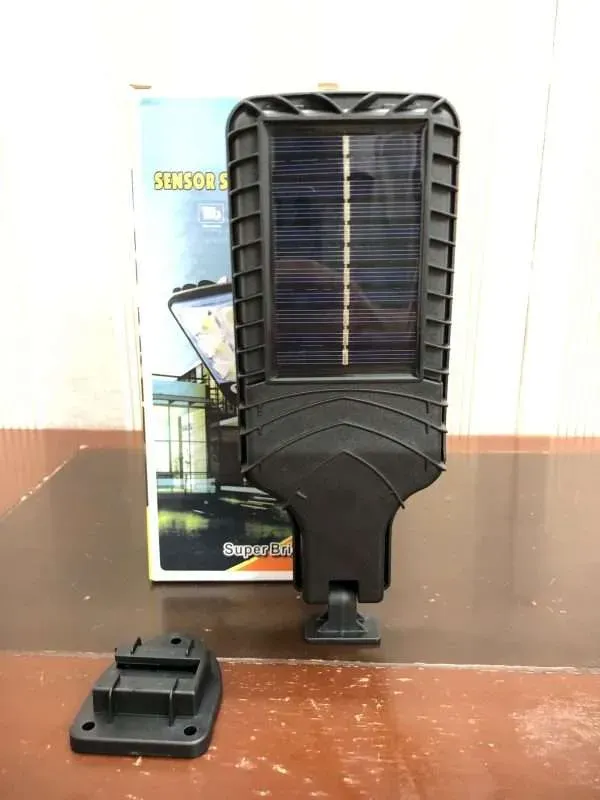 Outdoor Solar Garden Wall Light Infrared Sensor Light Garden Landscape Light with Intelligent Light Control View Gallery - Pakistan
